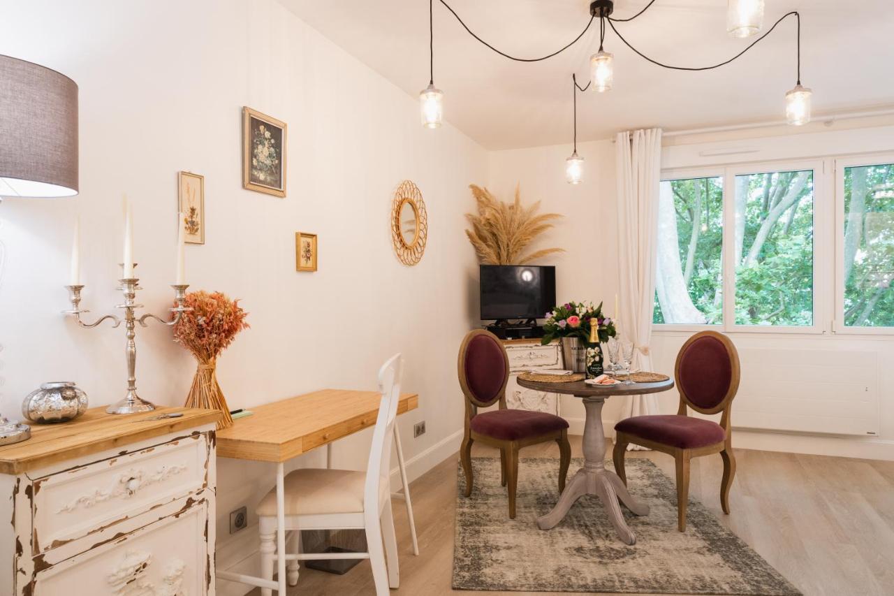 The French Boudoir Apartment Épernay Exterior foto