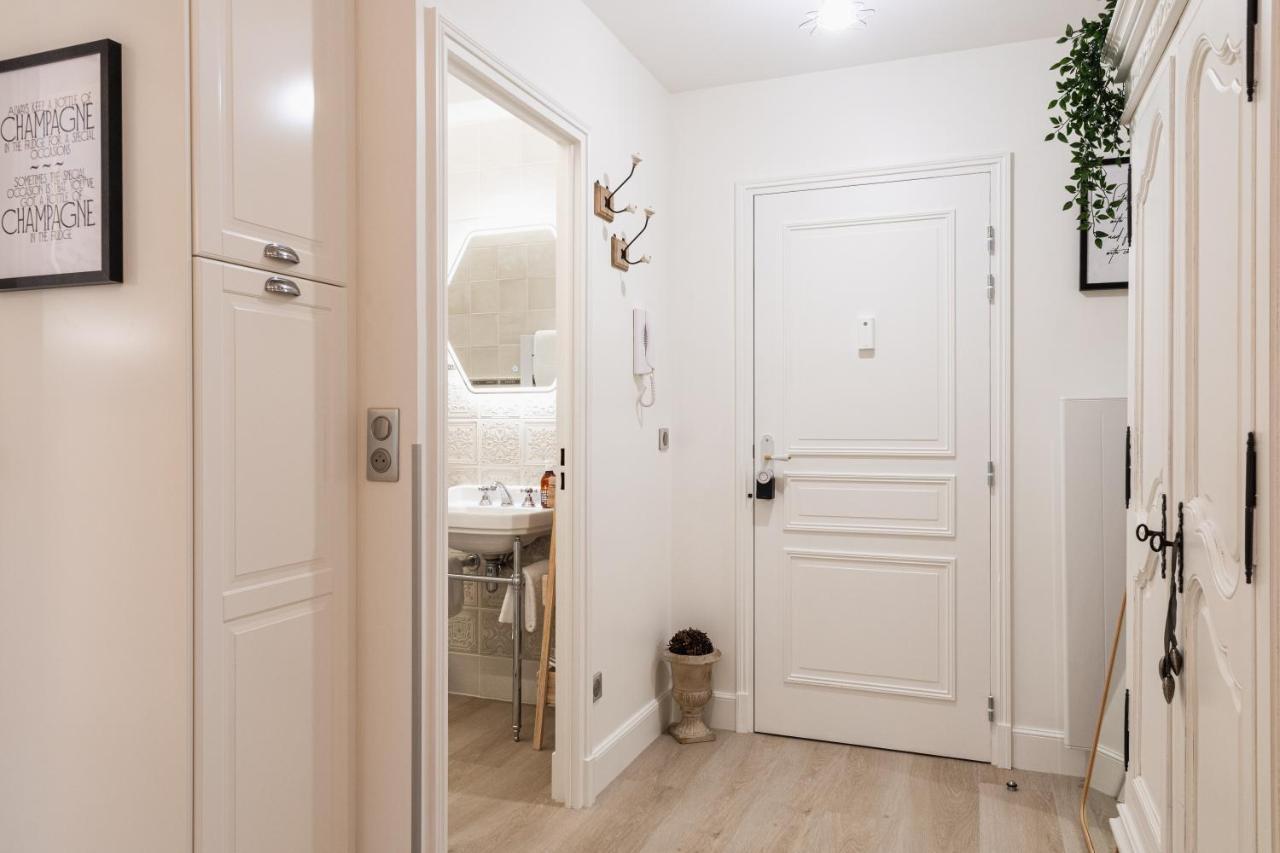 The French Boudoir Apartment Épernay Exterior foto