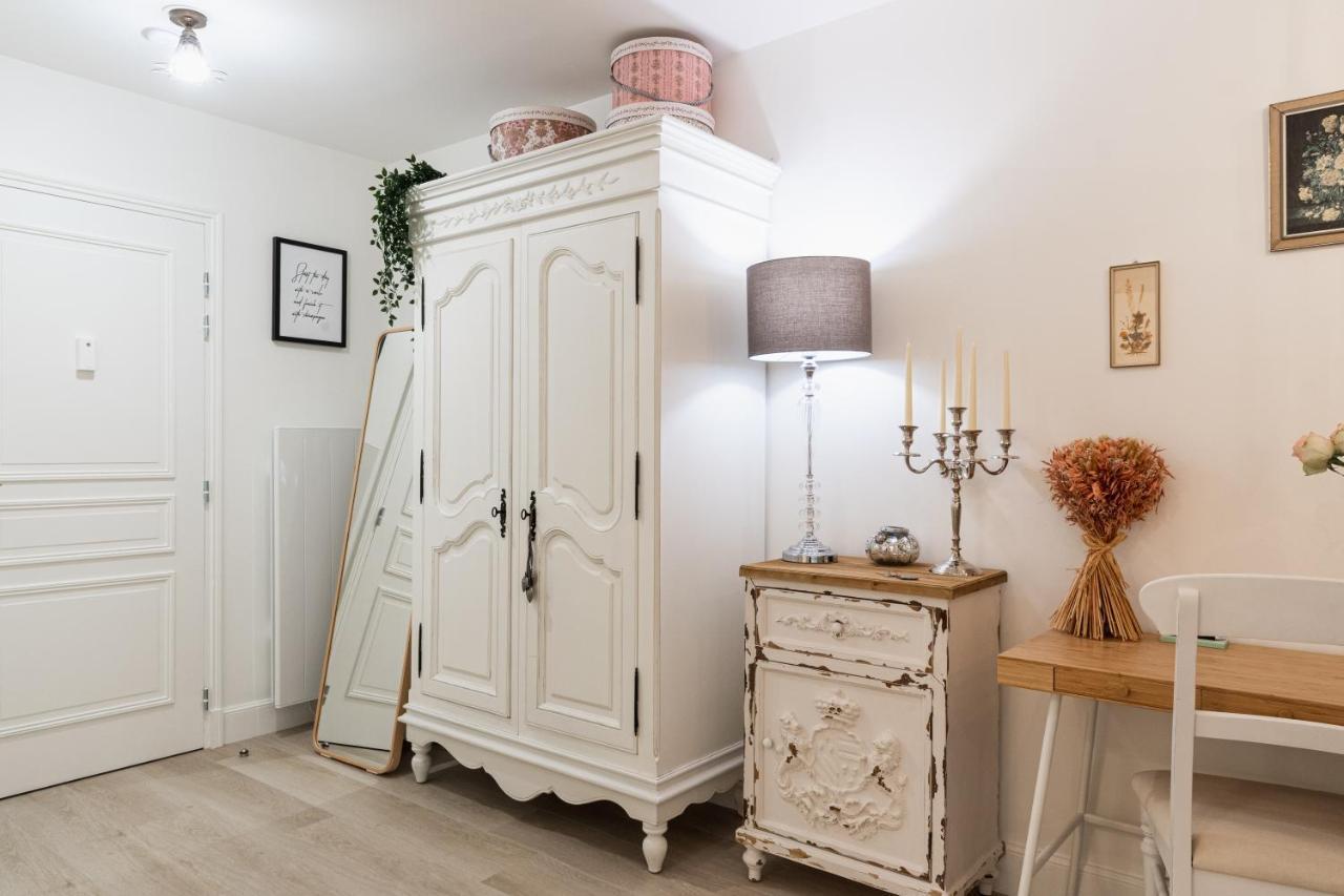 The French Boudoir Apartment Épernay Exterior foto